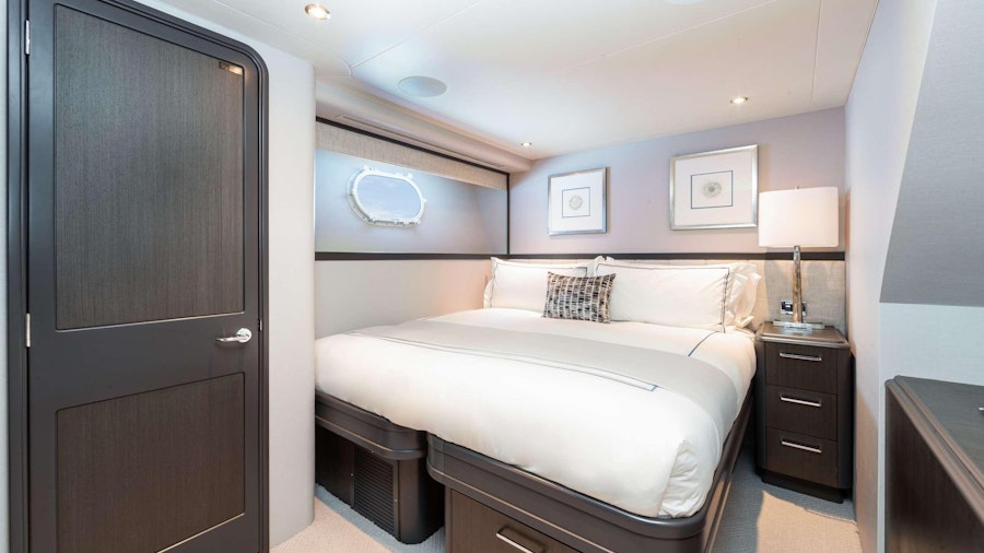 NO BAD IDEAS Yacht NO BAD IDEAS Yacht