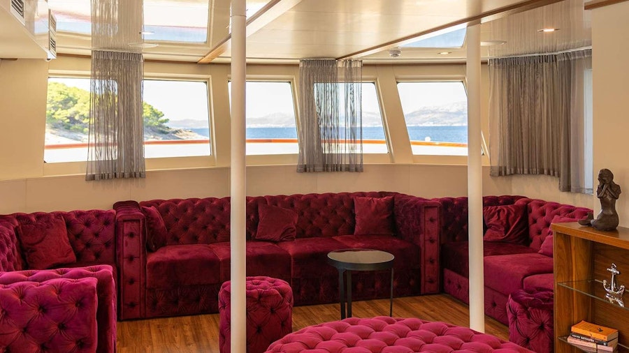 Yolo Yacht Yolo Yacht