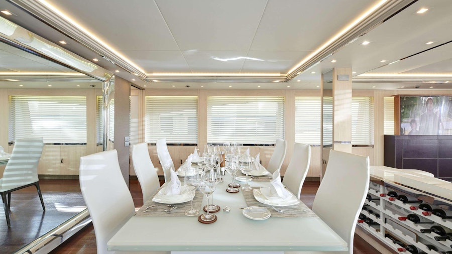 WHITE KNIGHT Yacht WHITE KNIGHT Yacht