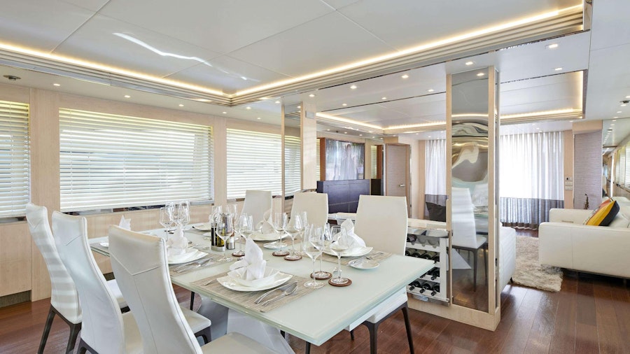 WHITE KNIGHT Yacht WHITE KNIGHT Yacht
