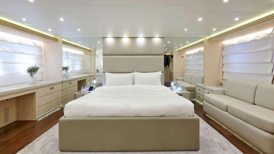WHITE KNIGHT Yacht WHITE KNIGHT Yacht