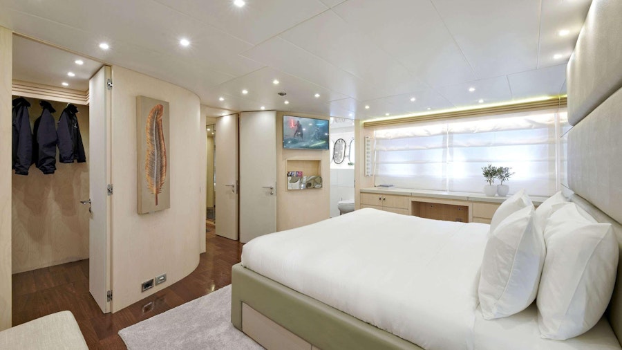 WHITE KNIGHT Yacht WHITE KNIGHT Yacht