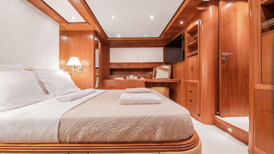 SALTY Yacht SALTY Yacht
