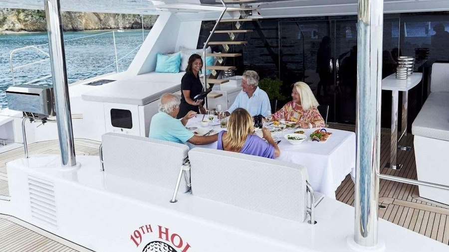 19TH HOLE Yacht 19TH HOLE Yacht