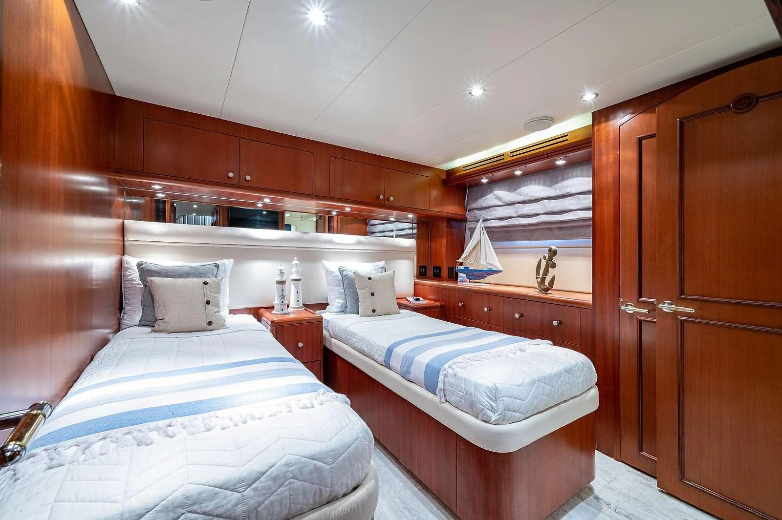 a room with two beds aboard MAGNUM RIDE Yacht for Charter