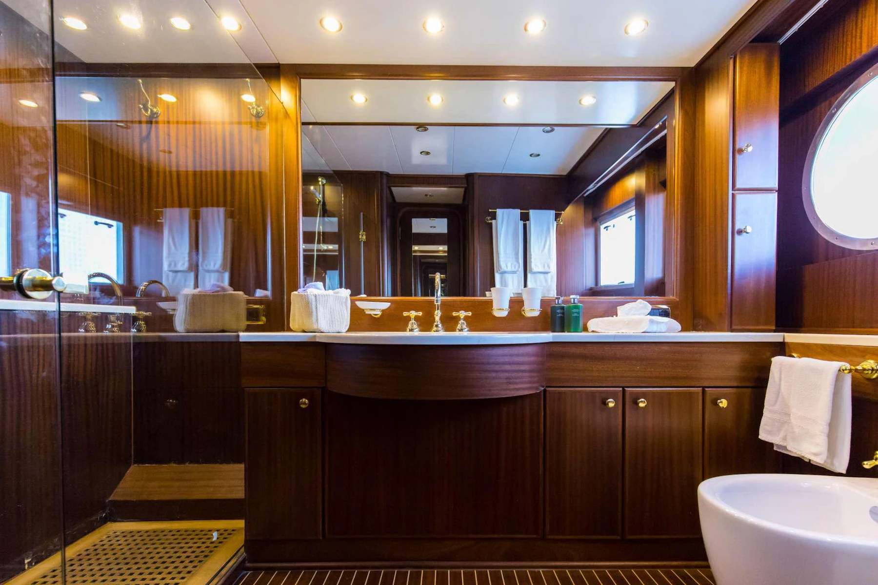GITANES yacht charter 5