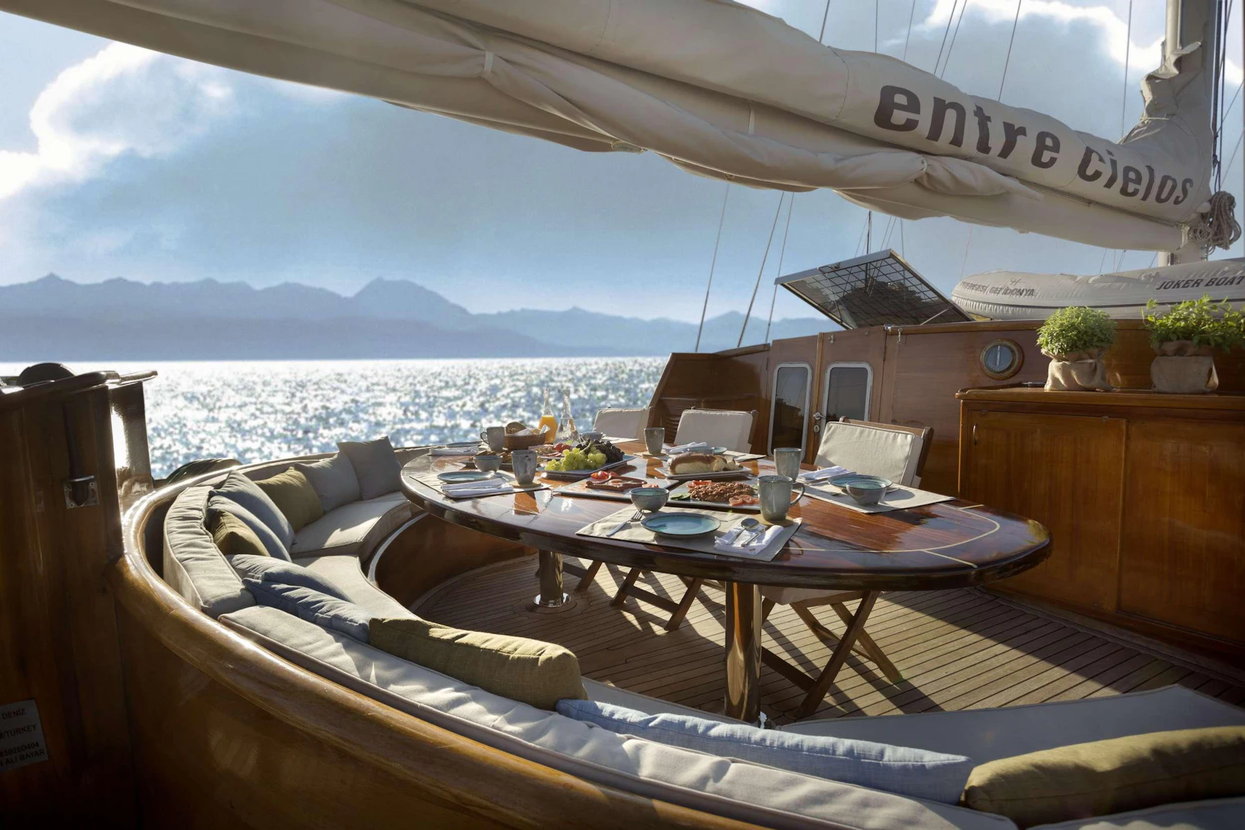 ENTRE CIELOS yacht charter 3