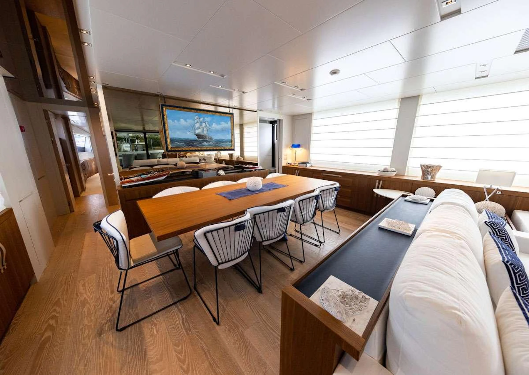 VITTORIA yacht charter 3