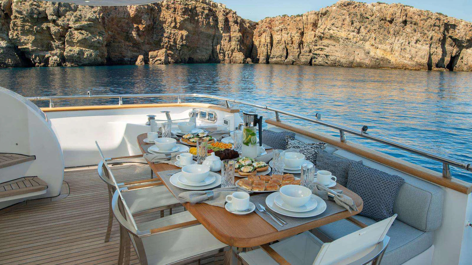 EL PECADO yacht charter 4