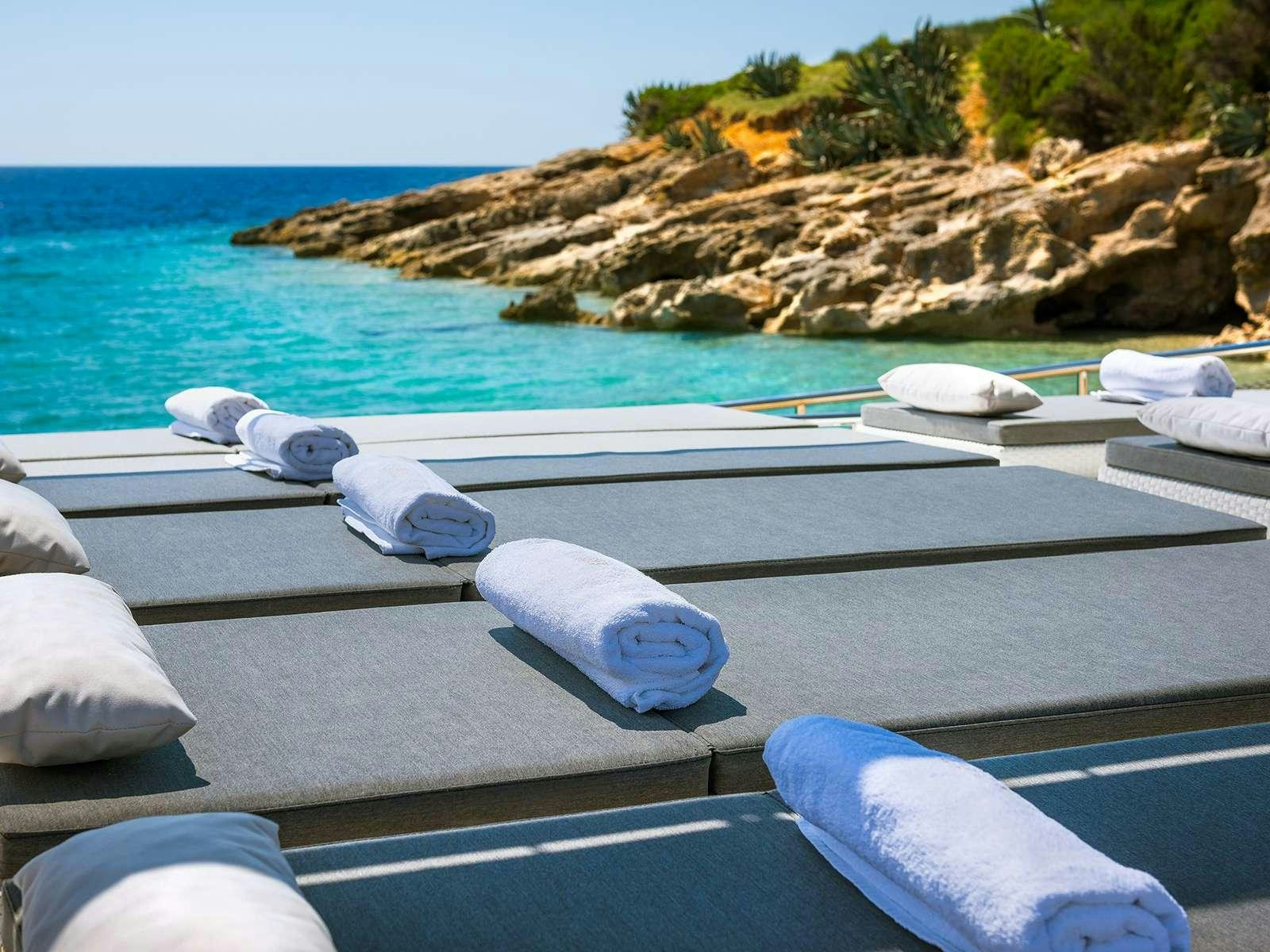 a group of birds on a boat aboard ANĐEO Yacht for Charter