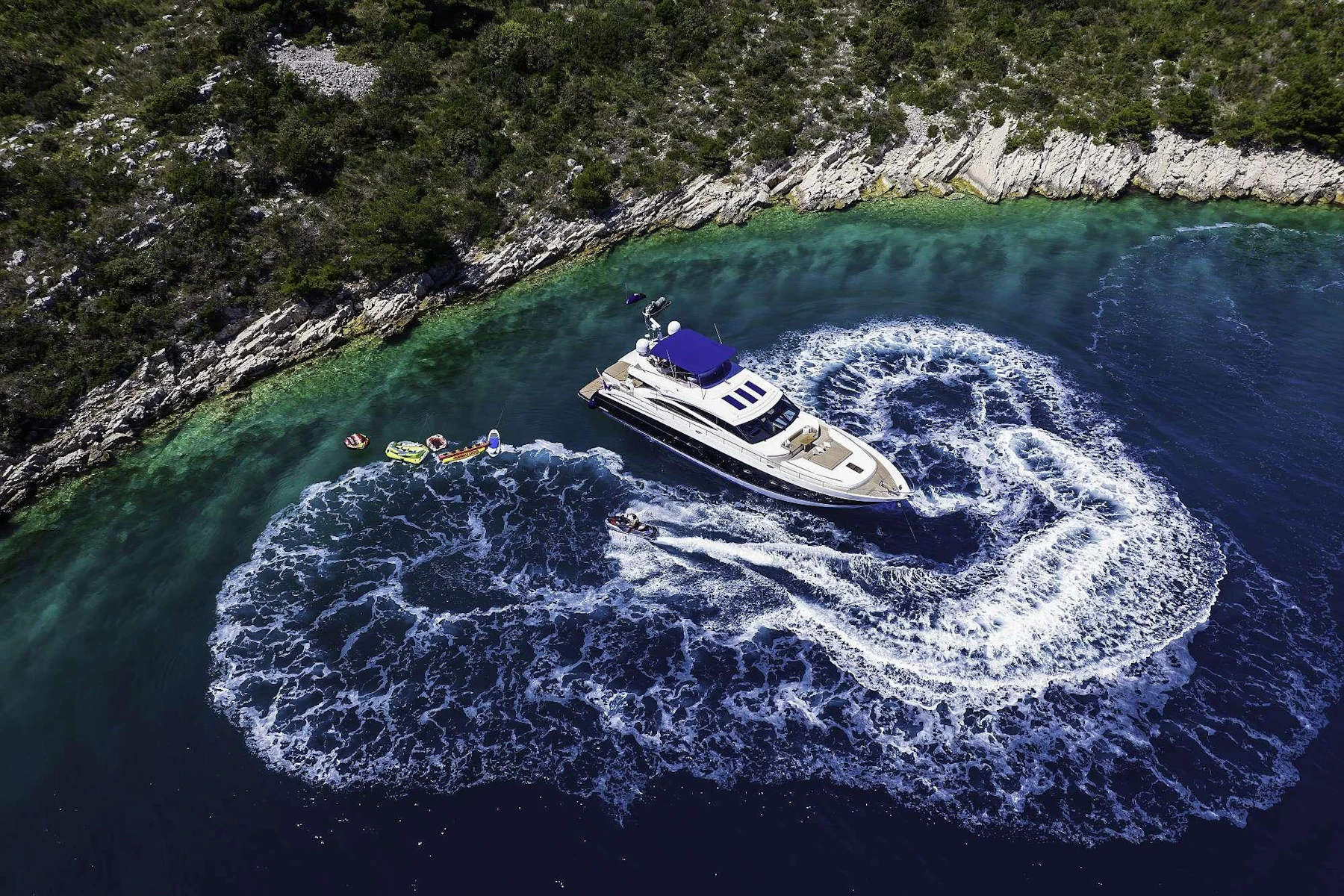 AGAVE yacht charter 3