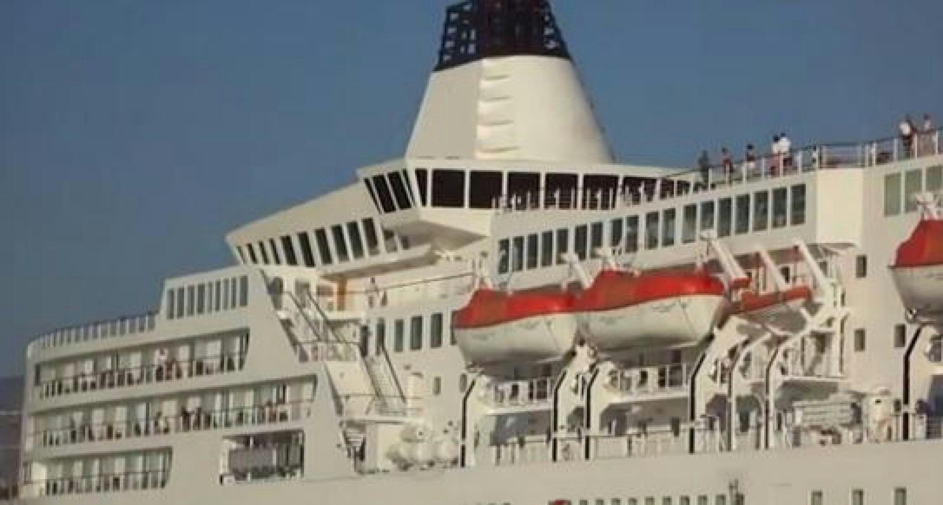 a large white cruise ship aboard AEGEAN PARADISE Yacht for Sale