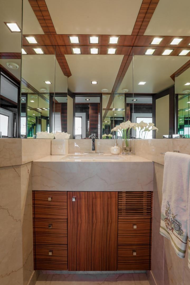 a bathroom with a large countertop aboard FUGITIVE *NAME RESERVED* Yacht for Sale