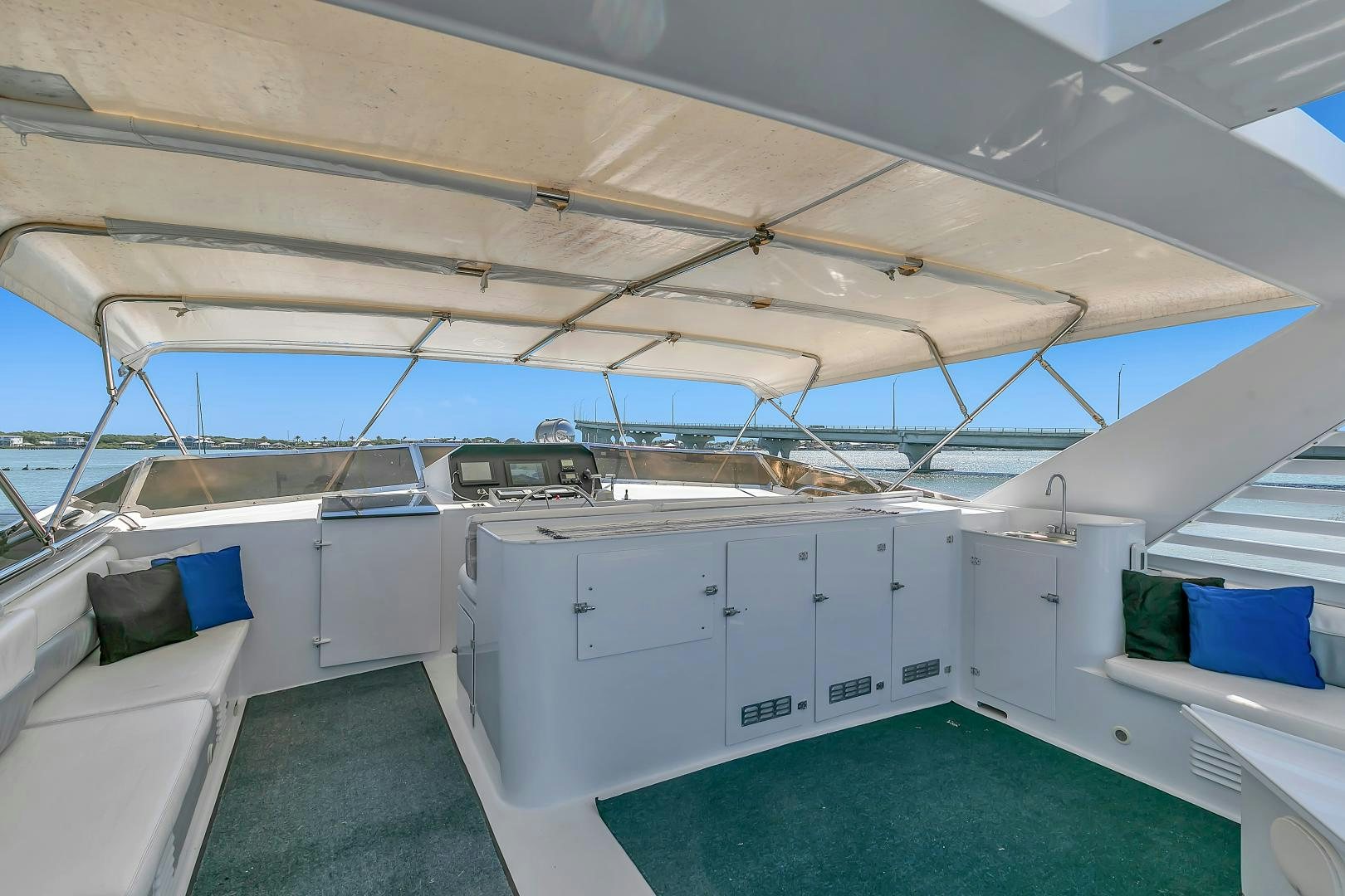 a room with a large white machine aboard LA VIDA Yacht for Sale