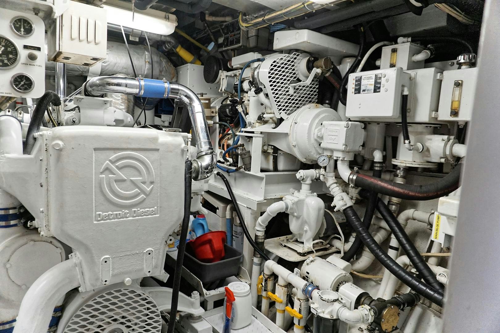 a machine with a large piece of equipment in it aboard NO NAME Yacht for Sale