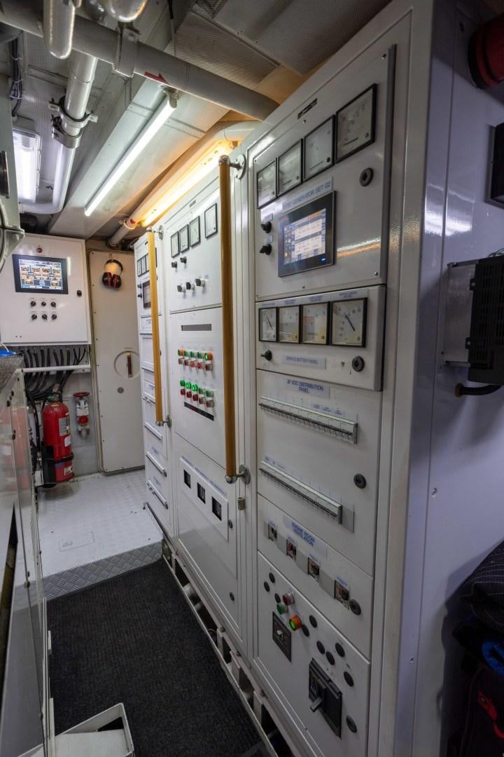a large machine with many buttons aboard THE PEARL Yacht for Sale