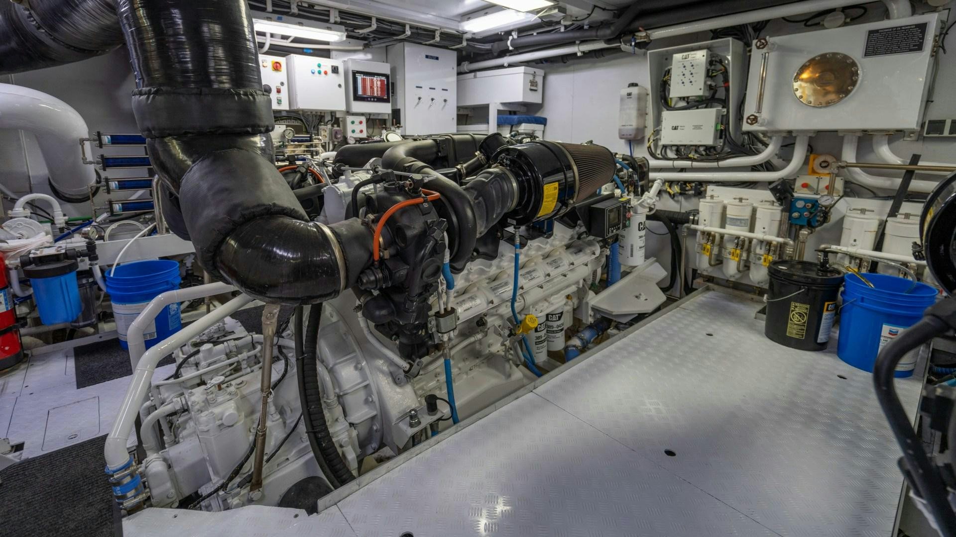 a machine with a large pipe aboard THE PEARL Yacht for Sale