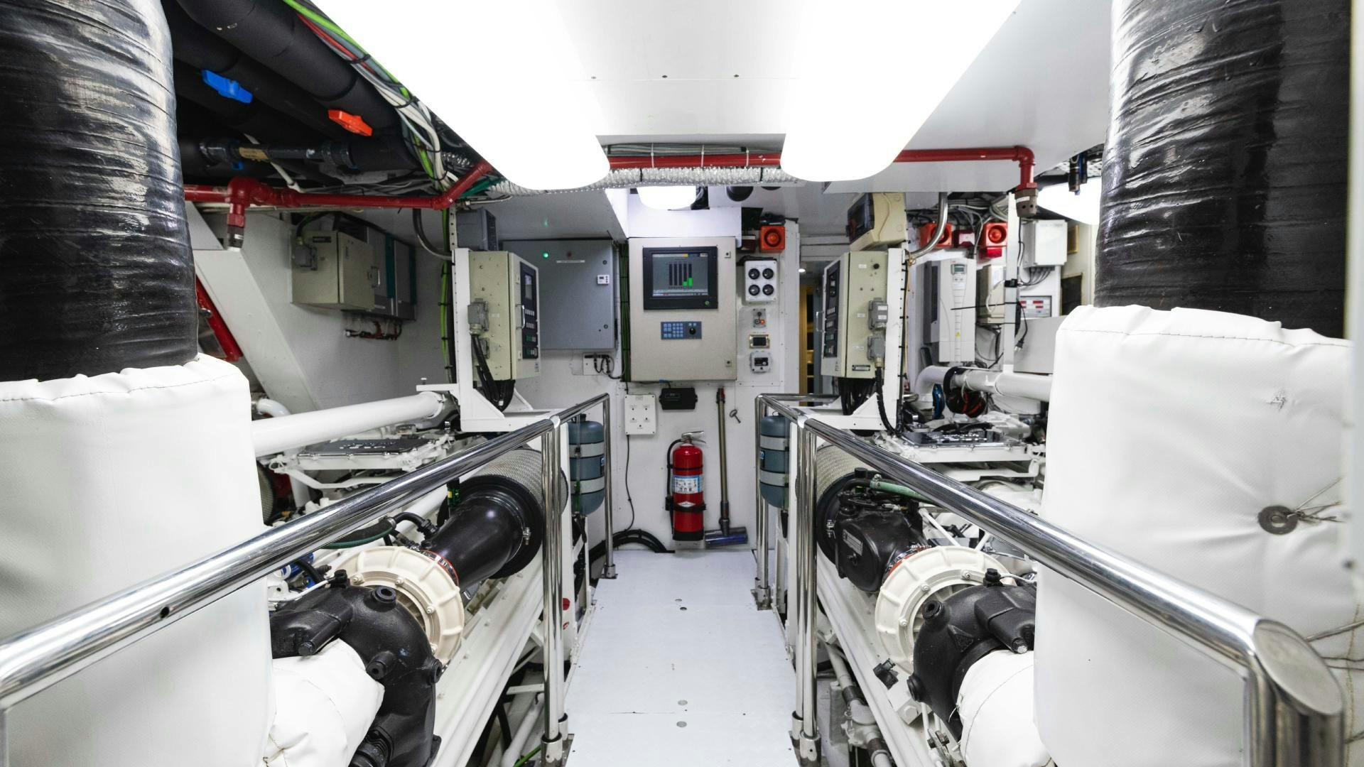 inside of a space ship aboard SEA ALICE I Yacht for Sale