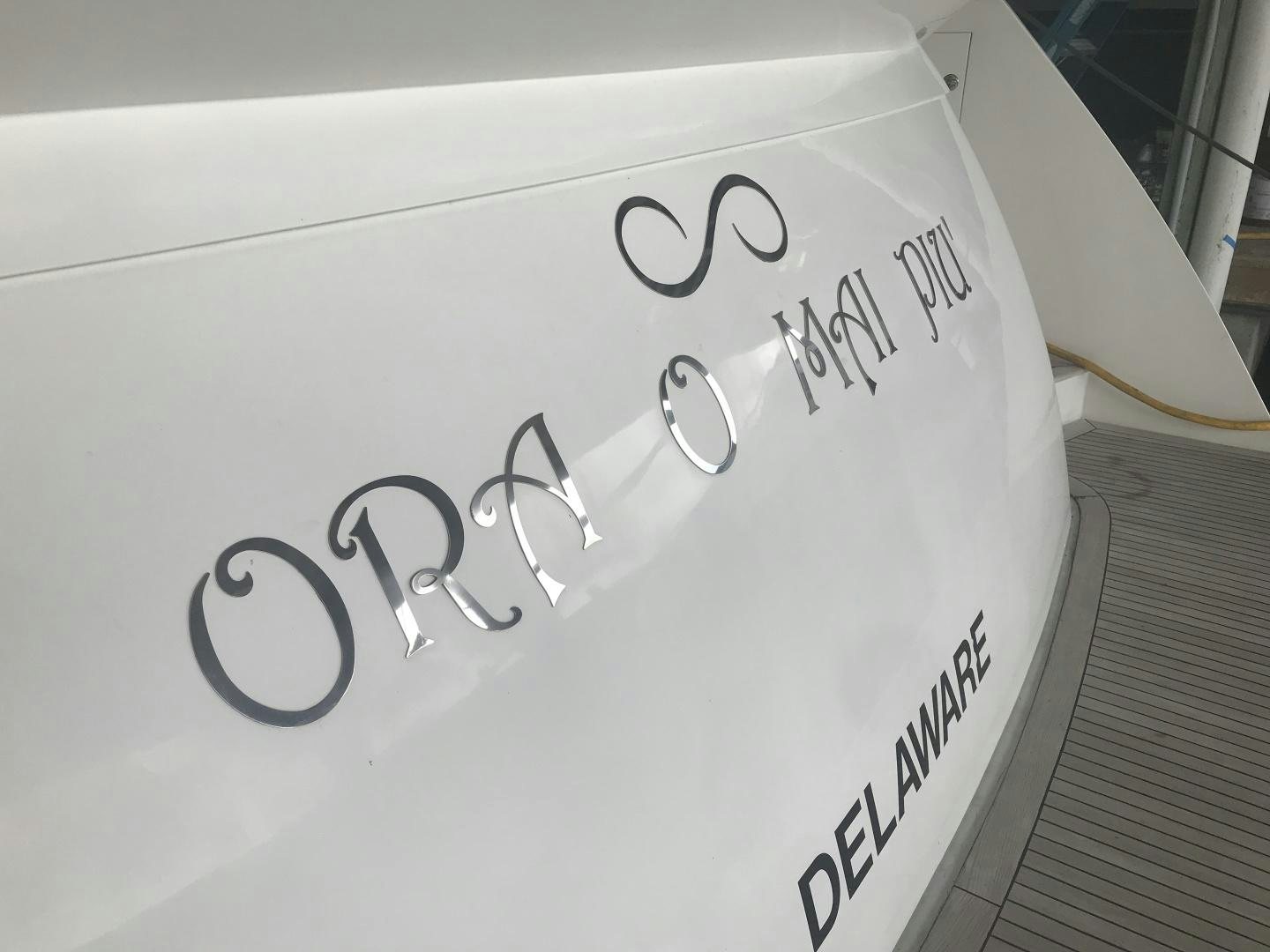 text aboard BLUWATER Yacht for Sale