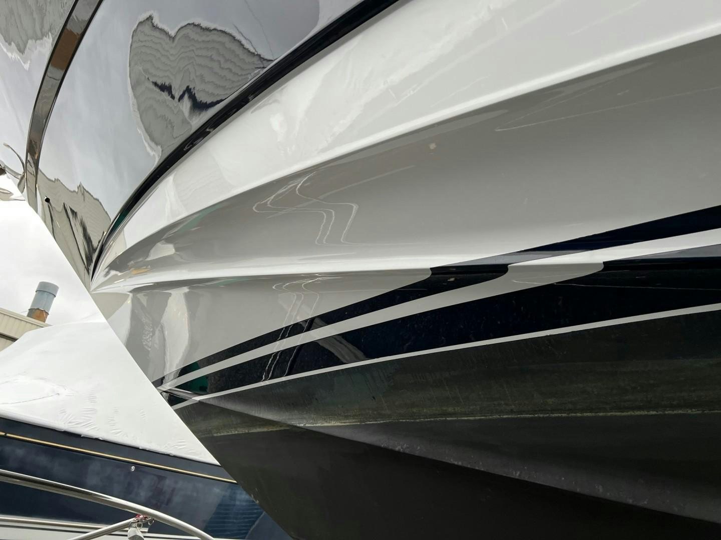 background pattern aboard JOIE DU ROI Yacht for Sale