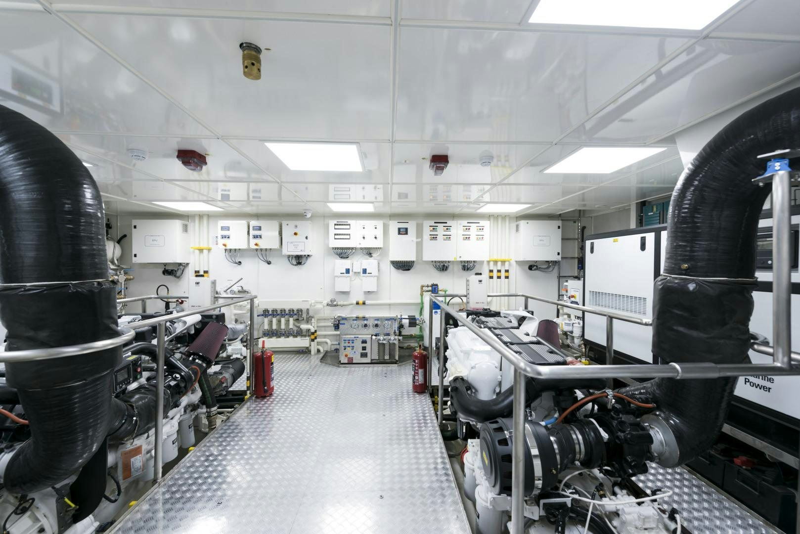 a room with machines aboard ALFRESCO 125 Yacht for Sale