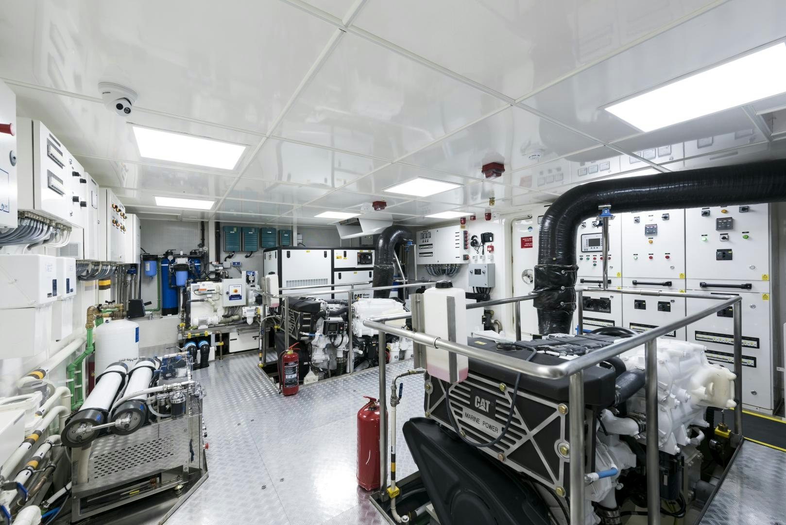 a room with machinery and equipment aboard ALFRESCO 125 Yacht for Sale