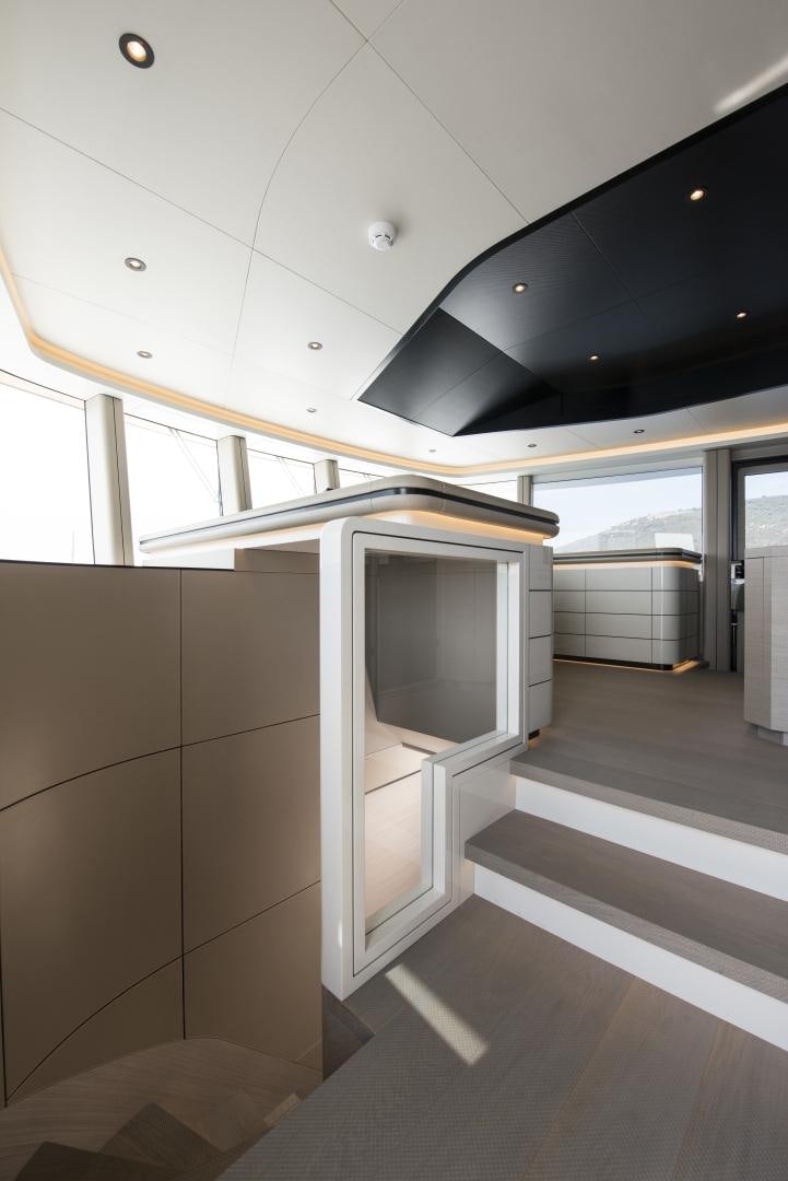 a room with a ceiling fan aboard ALFRESCO 125 Yacht for Sale