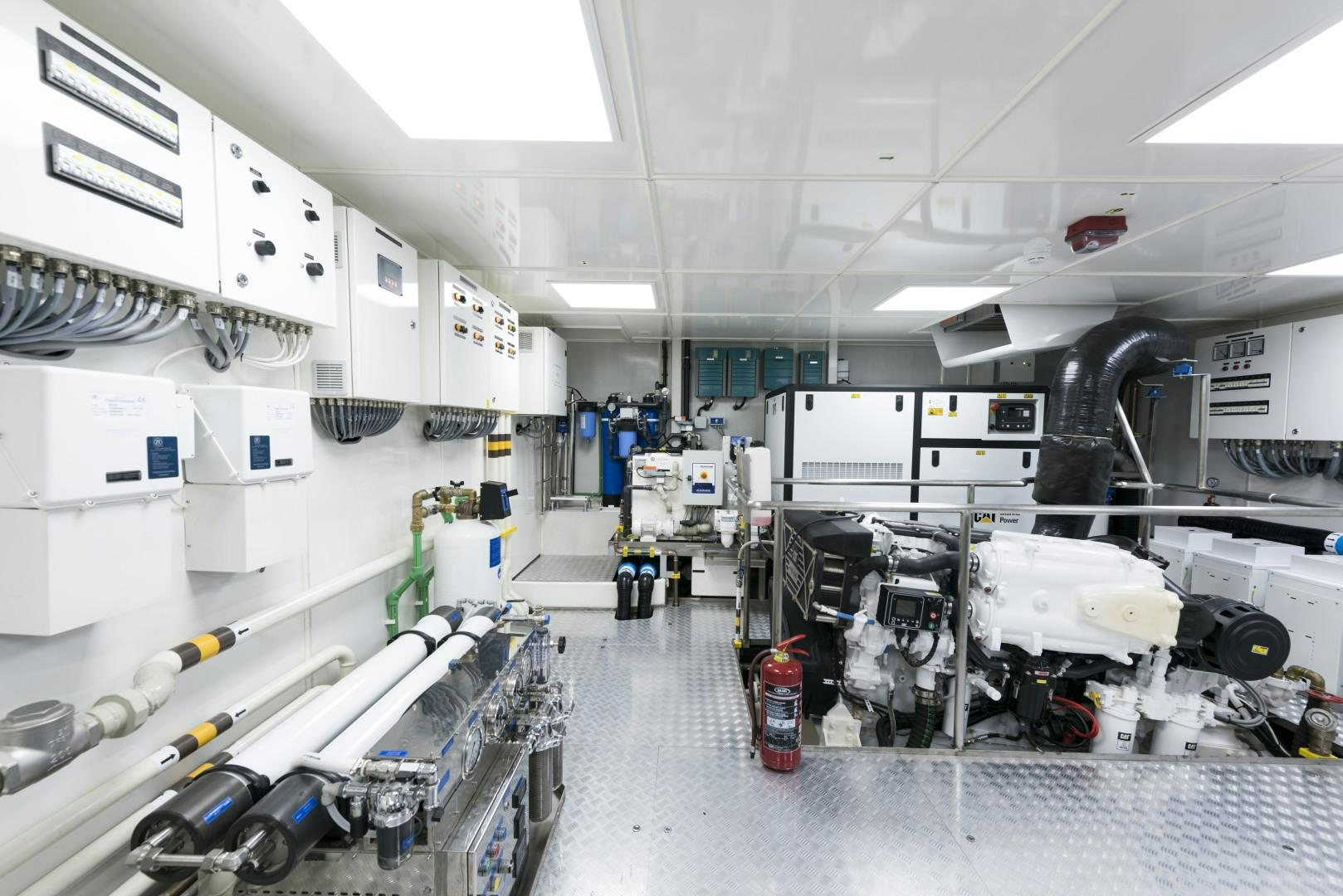 a room with machinery and equipment aboard ALFRESCO 125 Yacht for Sale