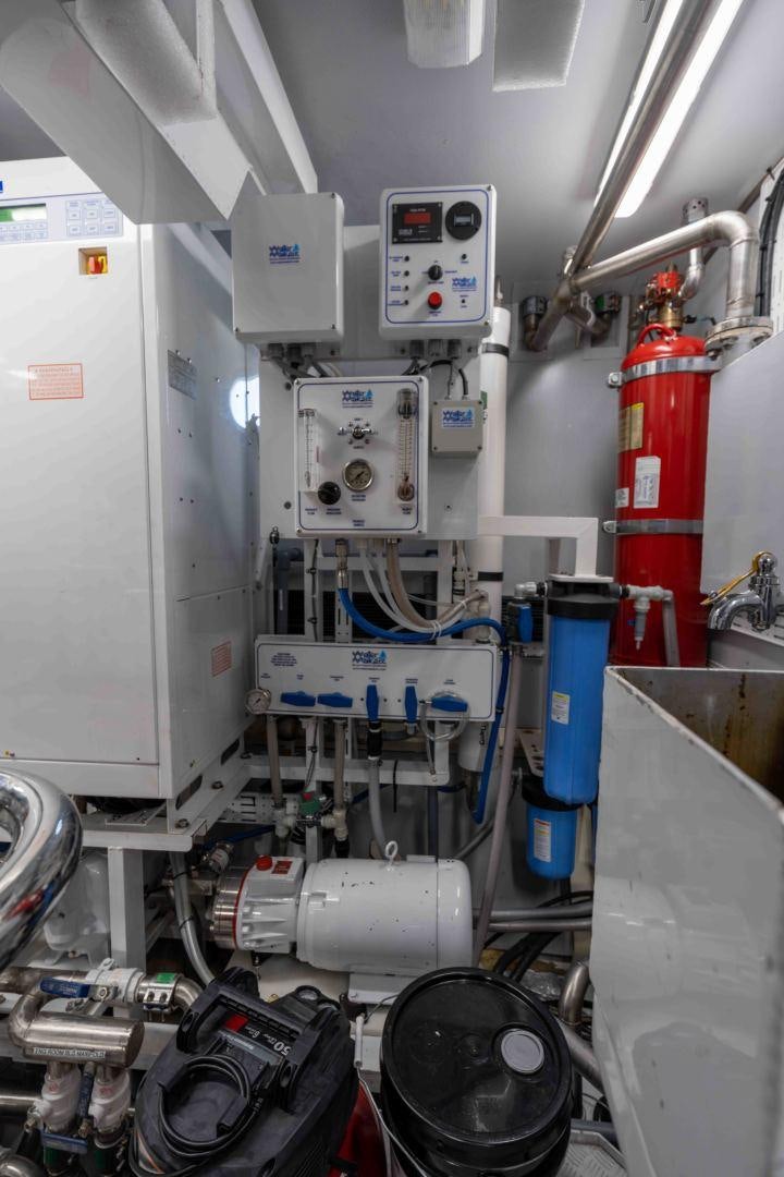 a machine with a red and blue light aboard NEREUS Yacht for Sale