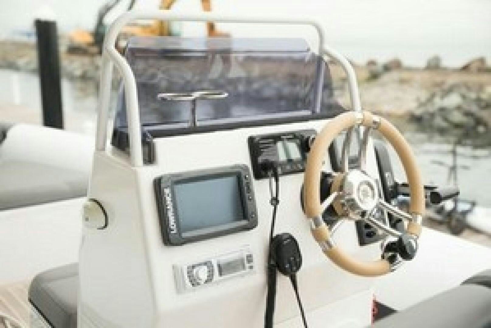 a car with a fan aboard KAILUA Yacht for Sale