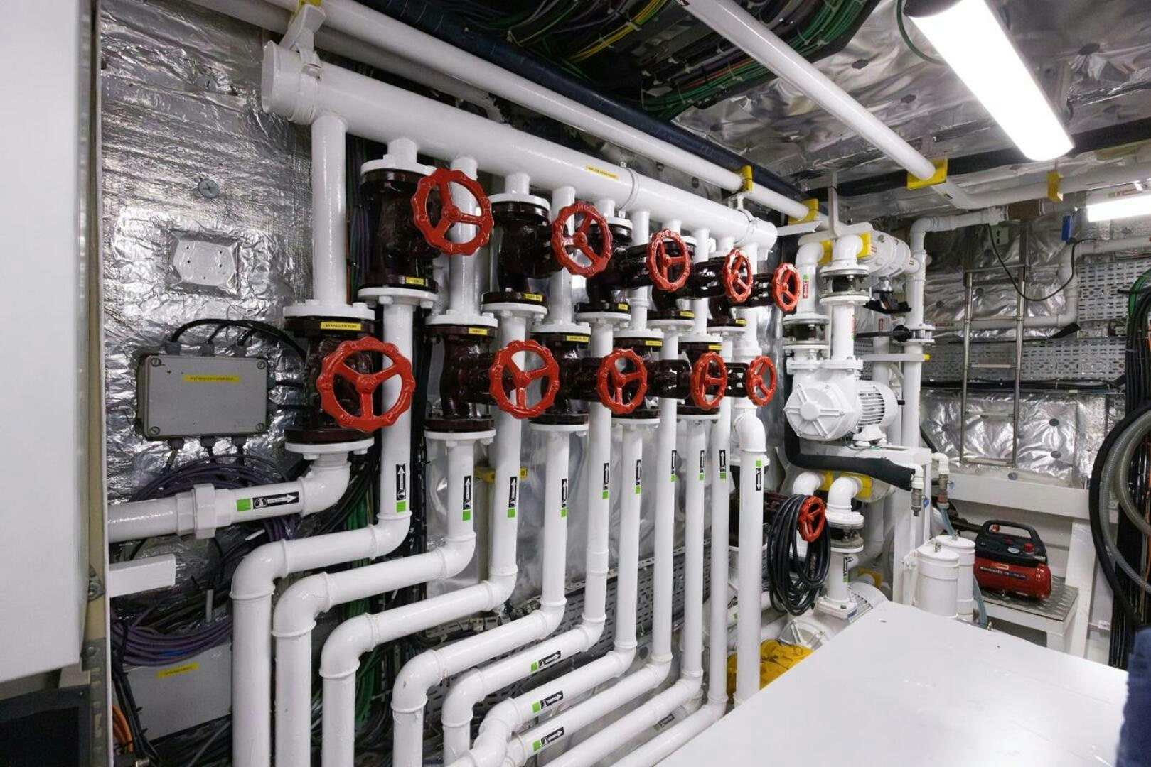 a machine with red and white lights aboard LADY CAROLINE Yacht for Sale