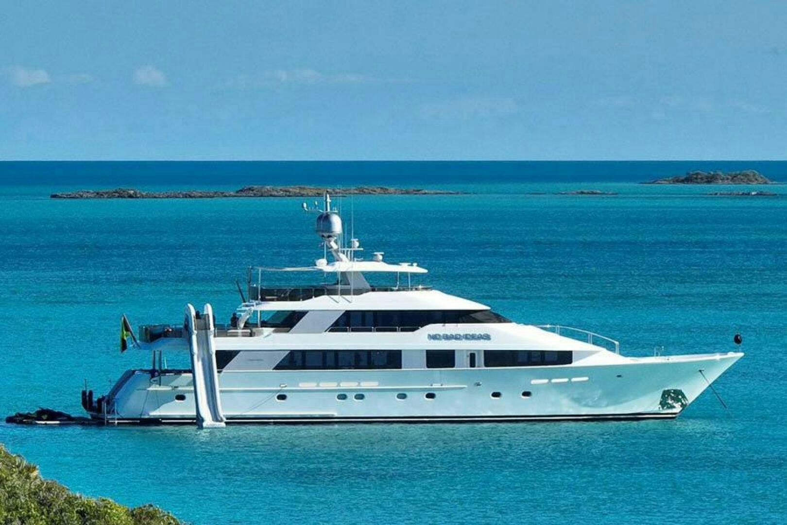 a white yacht in the water aboard MEMENTO VIVERE Yacht for Sale