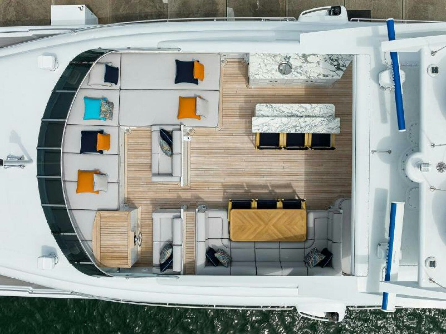 a house with a deck aboard CASTLEFINN Yacht for Sale
