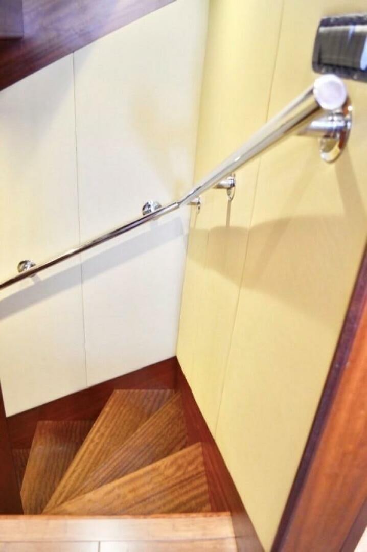 a shower with a metal handle aboard MARILOAN FELNIC II Yacht for Sale