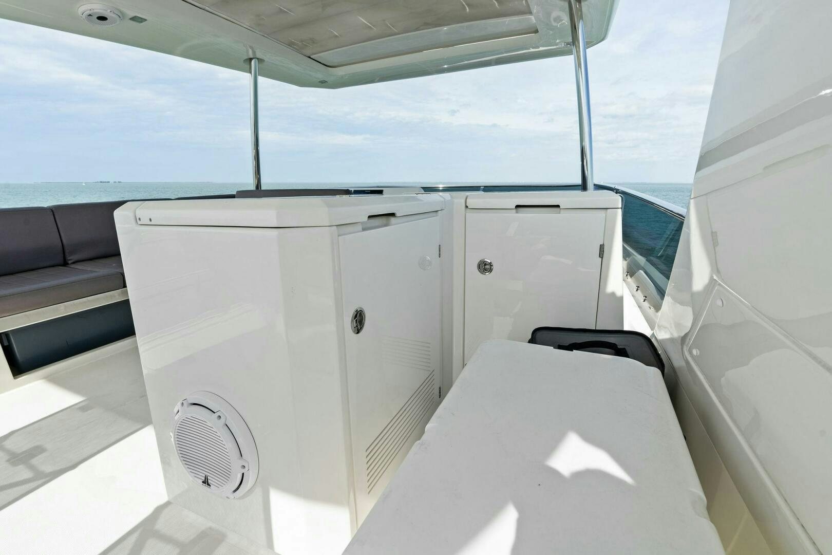 a large white machine aboard PRESTIGE WORLDWIDE Yacht for Sale