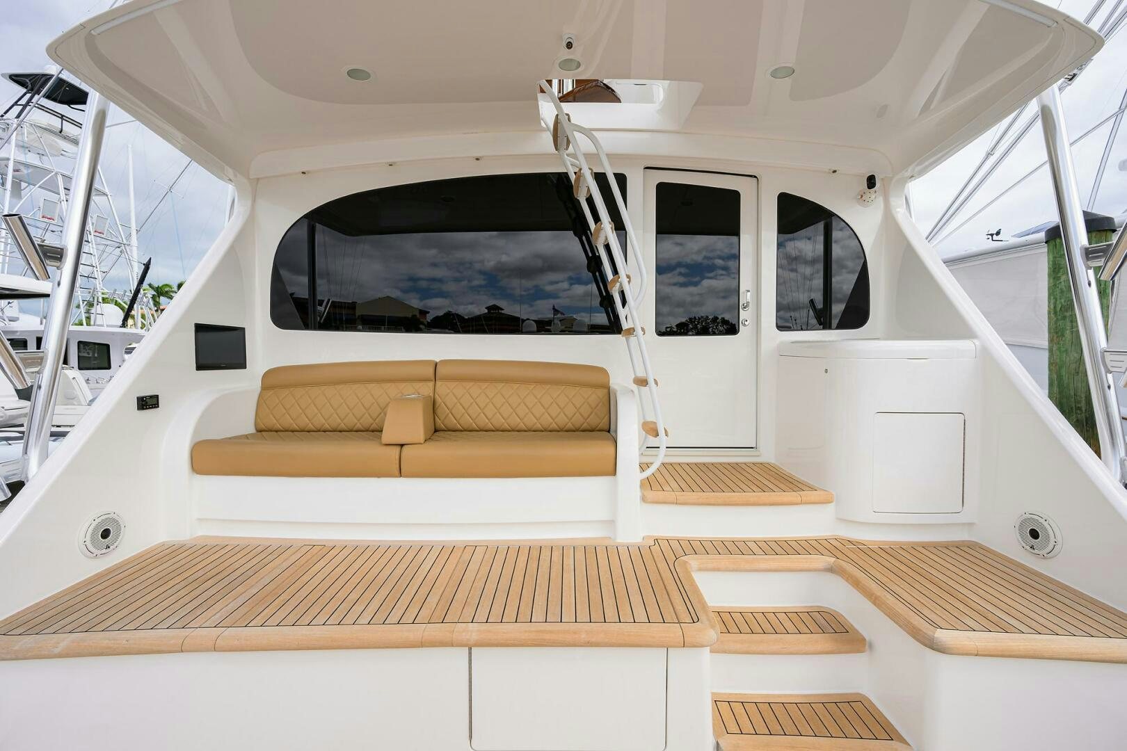 inside of a boat aboard TAMI ANN Yacht for Sale