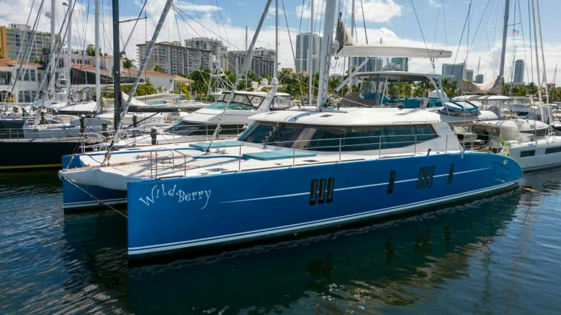 WILDBERRY Yacht for Sale in Hollywood | 74' (22.56m) 2015 Sunreef
