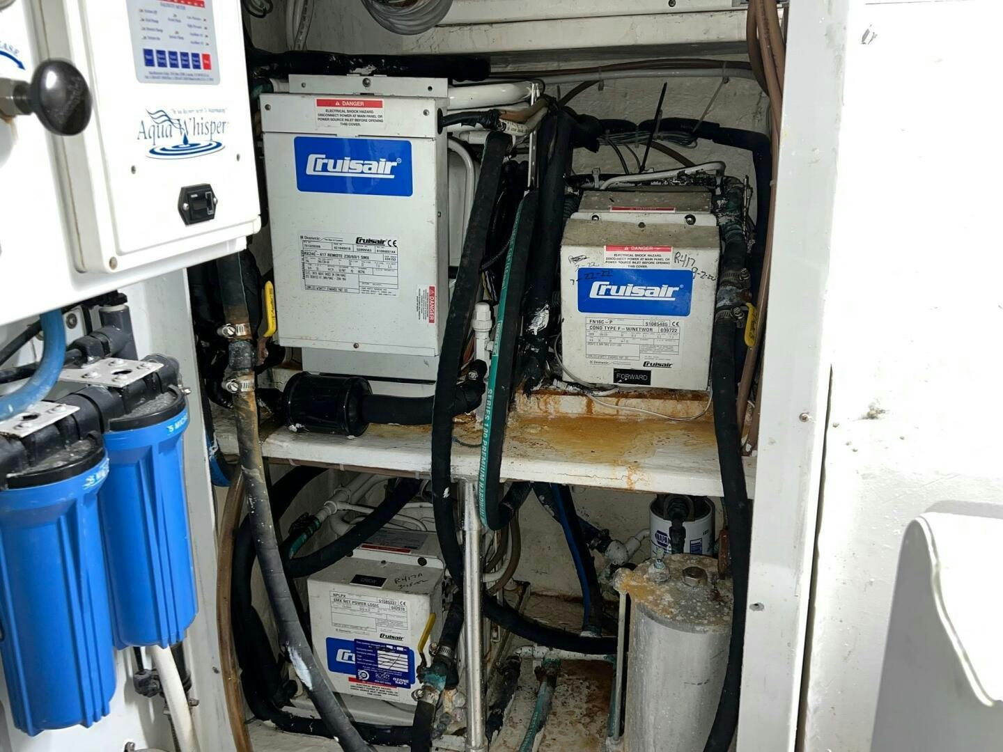 a machine with a few wires aboard BUCK-N-BILLS Yacht for Sale