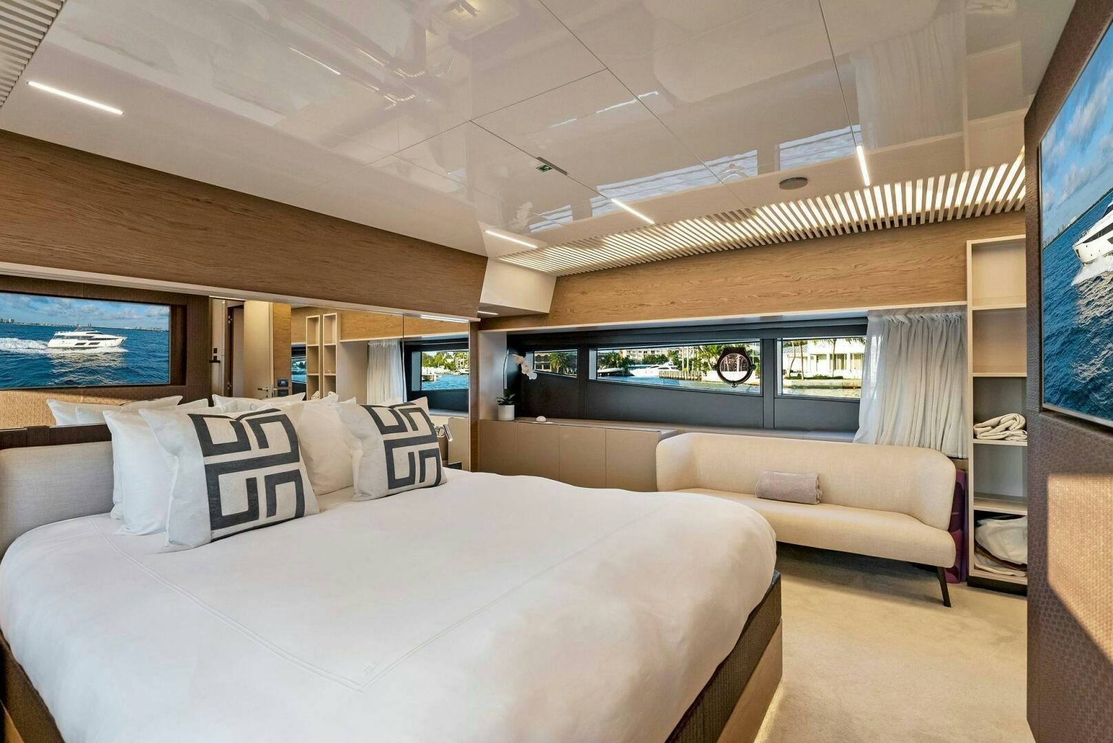a room with a bed and a tv aboard SILHOUETTE Yacht for Sale
