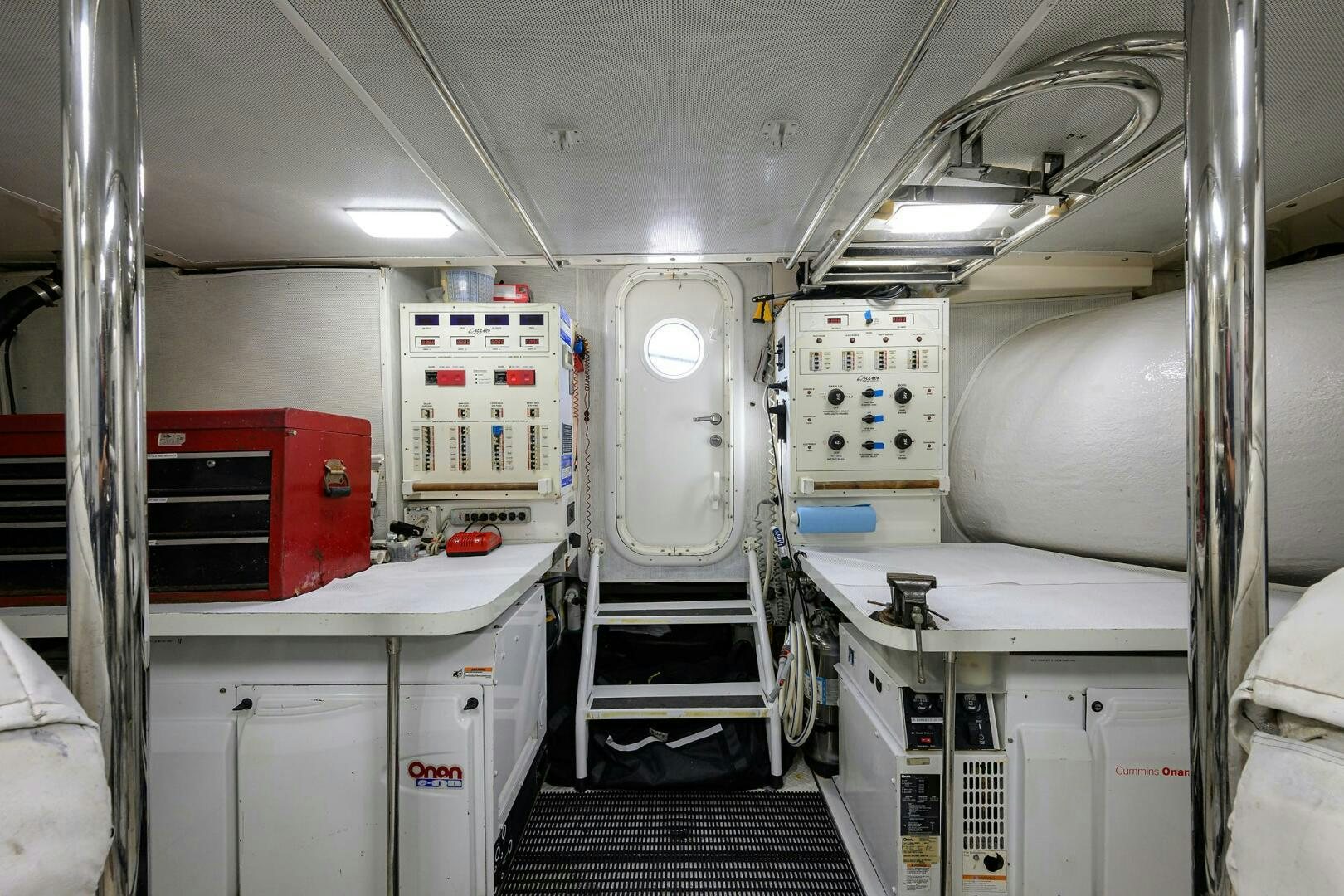 a room with machines aboard ALWAYS BAREFOOT Yacht for Sale