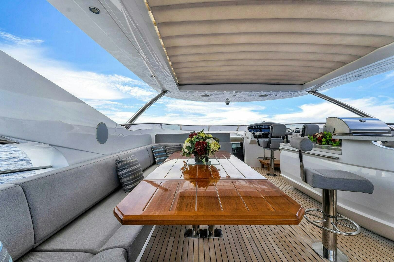 inside of a boat aboard KARILLIAN & COMPANY Yacht for Sale