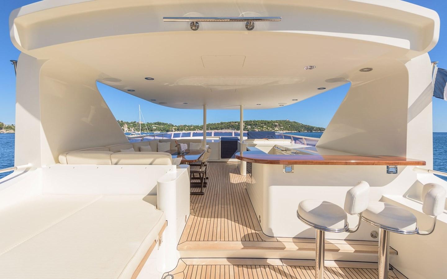 inside of a boat aboard LITTLE PERLE Yacht for Sale