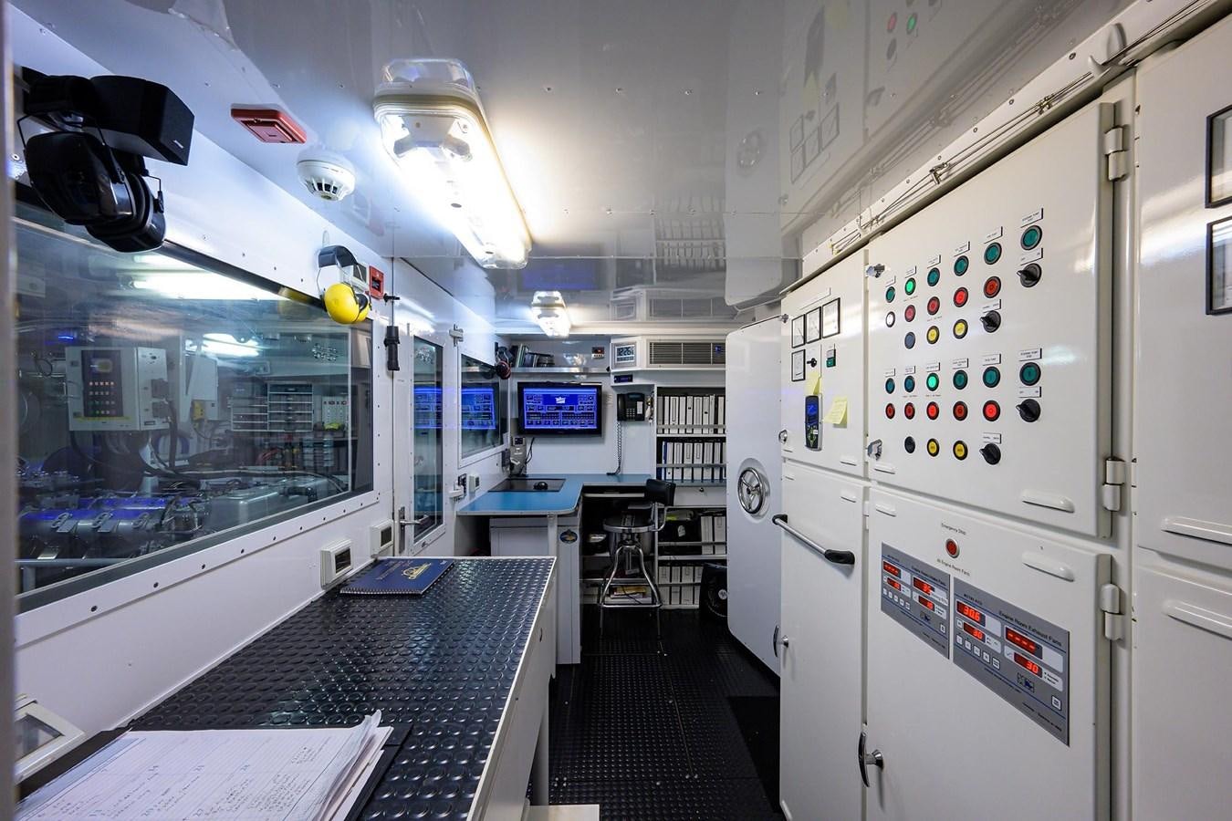 a room with a large machine aboard TEMPO REALE Yacht for Sale