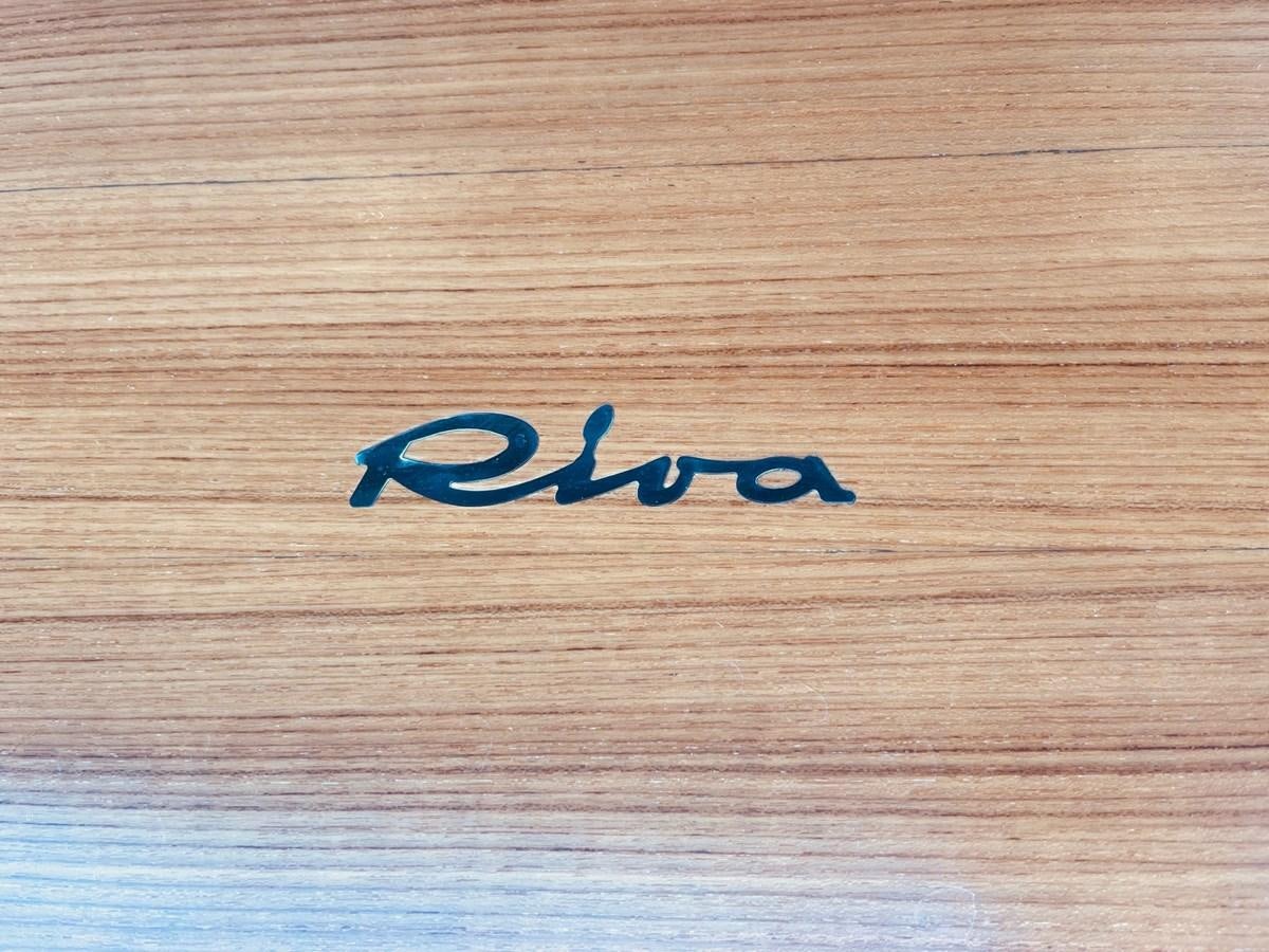 background pattern aboard 100 RIVA CORSARO Yacht for Sale