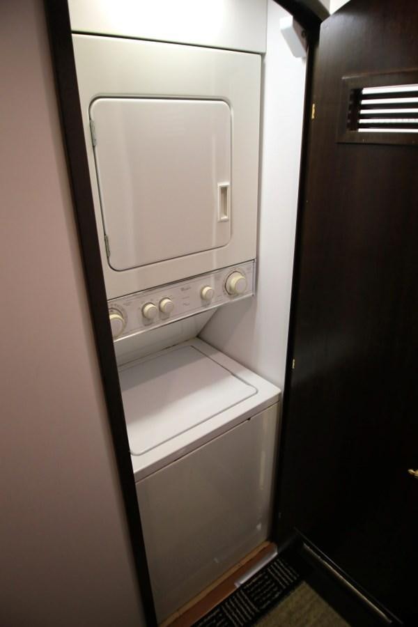 a white machine with a vent aboard SUNDAY MONEY Yacht for Sale