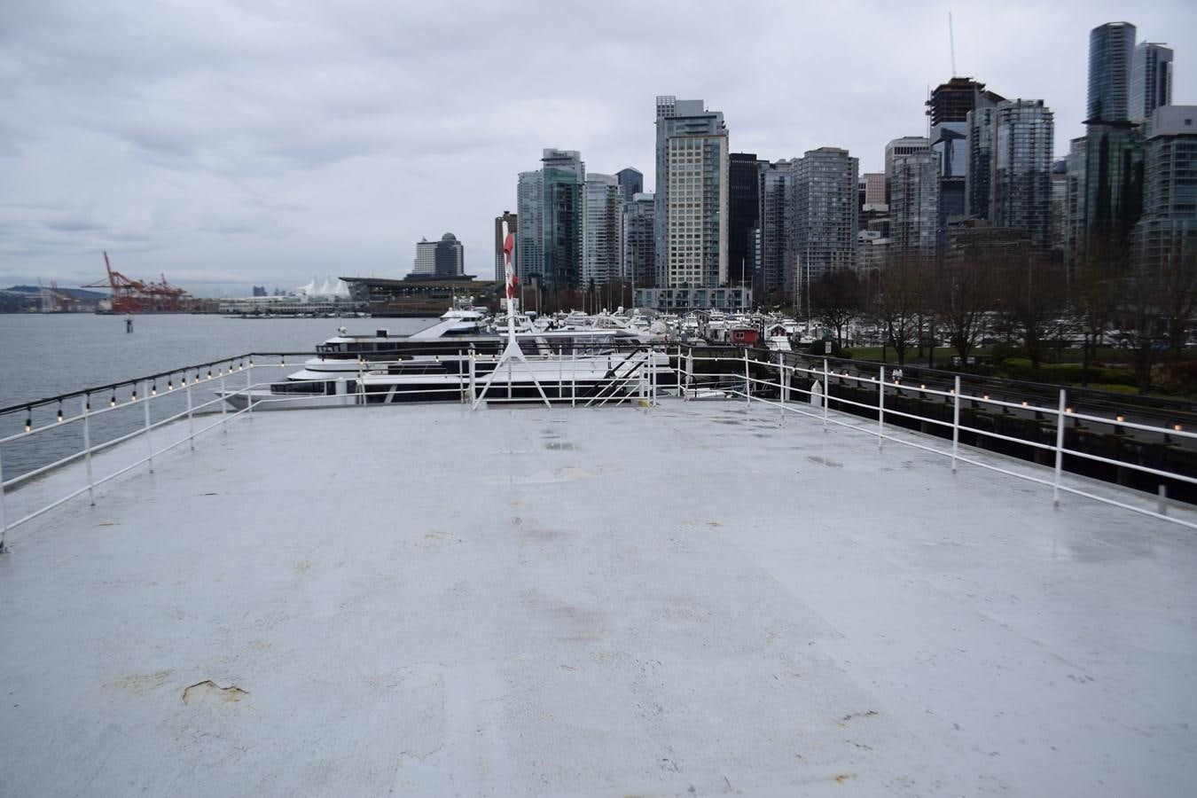 a city with snow aboard MAGIC SPIRIT Yacht for Sale