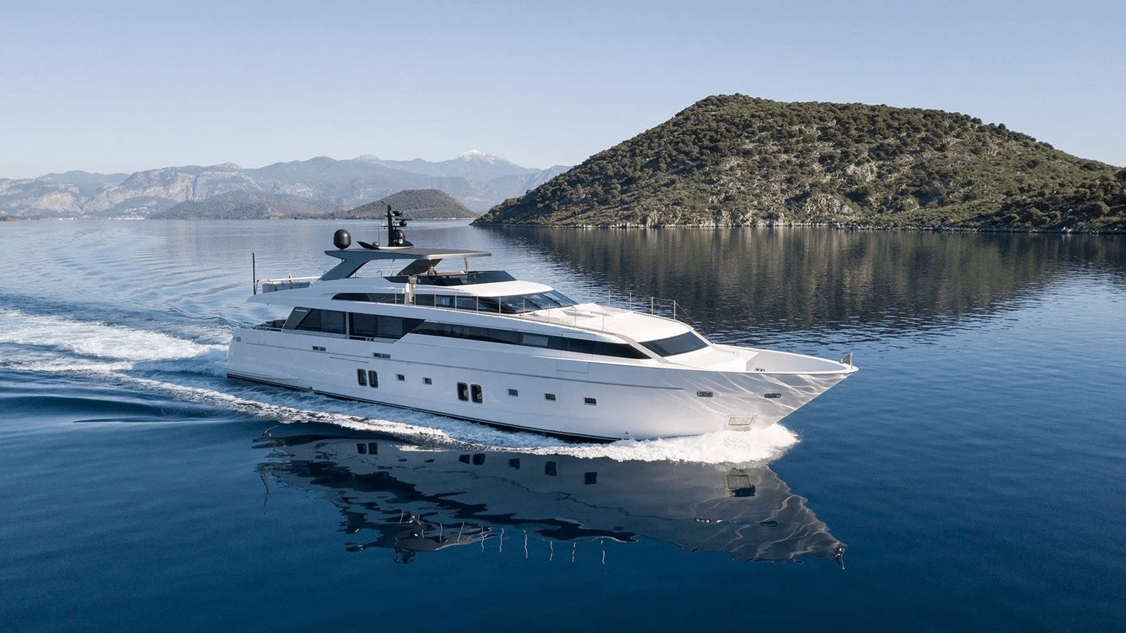 a boat on the water aboard 2018 SANLORENZO SL118 #614 Yacht for Sale