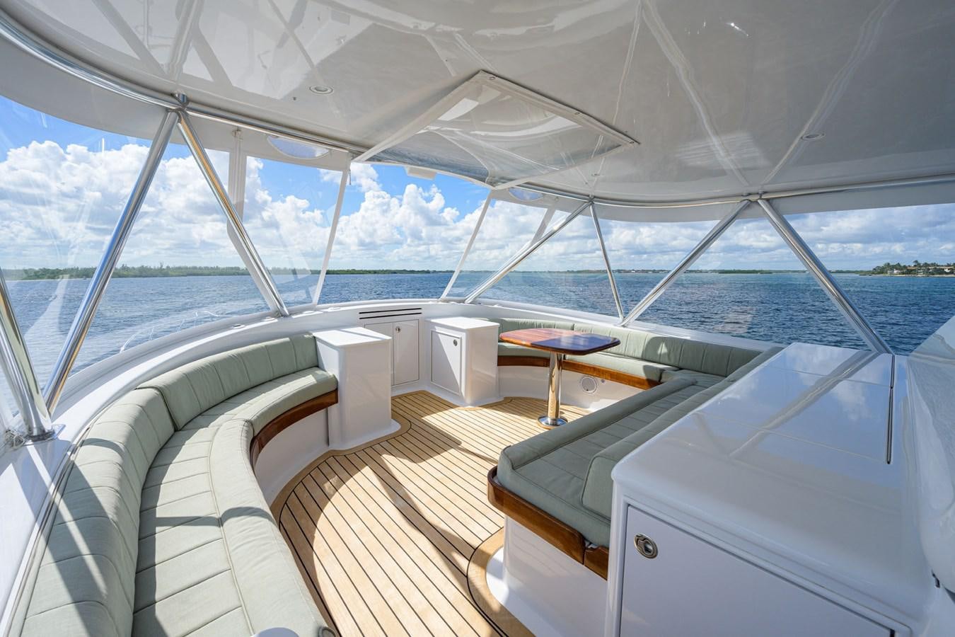 inside of a boat aboard GEORGIA GIRL Yacht for Sale