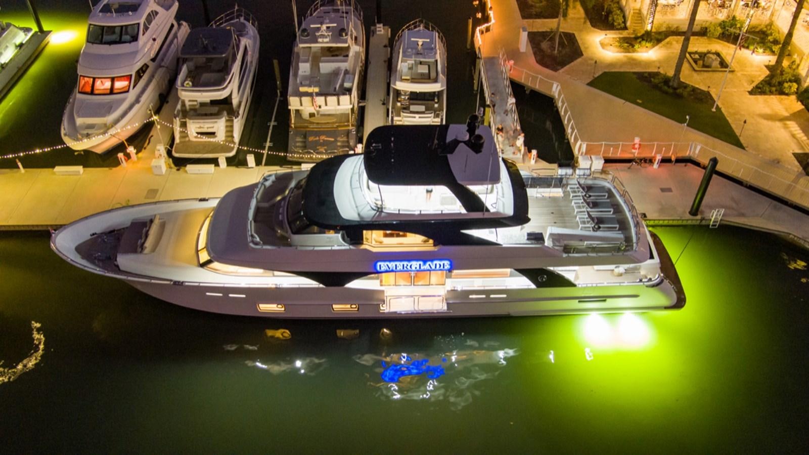 a video game screen capture aboard EVERGLADE Yacht for Sale