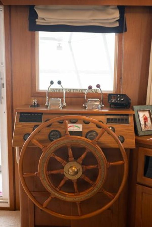 a wooden radio with a radio aboard 88 LAZY DAYS BEACHEM Yacht for Sale